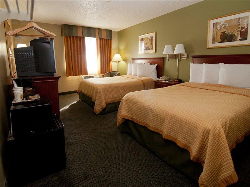 Super 8 By Wyndham Panama City Bagian luar foto
