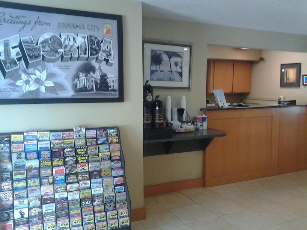 Super 8 By Wyndham Panama City Bagian luar foto