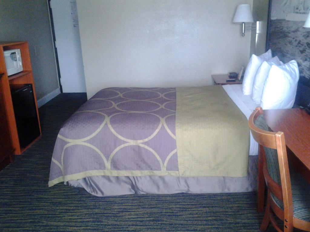 Super 8 By Wyndham Panama City Bagian luar foto