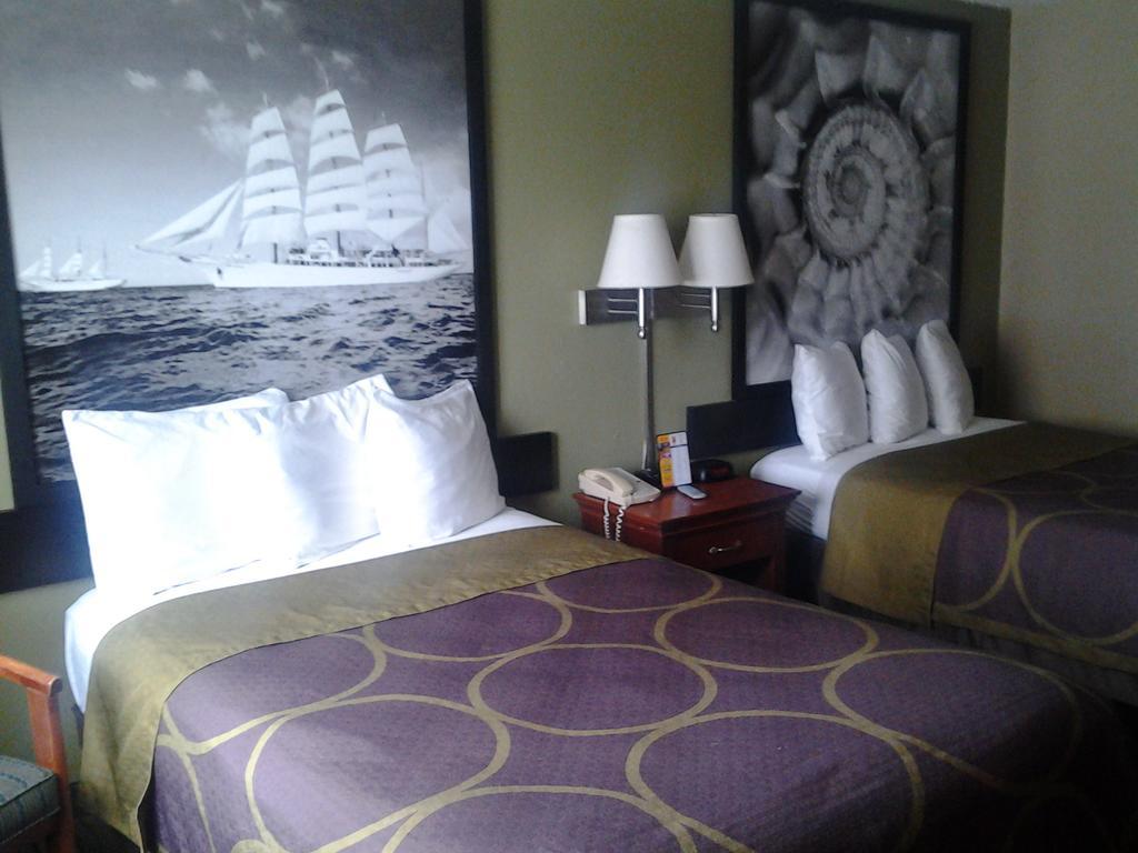 Super 8 By Wyndham Panama City Bagian luar foto