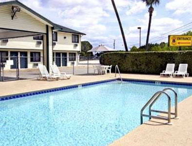 Super 8 By Wyndham Panama City Bagian luar foto