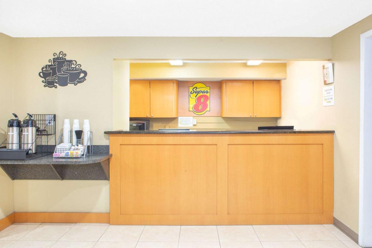 Super 8 By Wyndham Panama City Bagian luar foto
