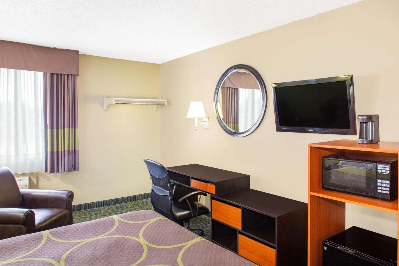 Super 8 By Wyndham Panama City Bagian luar foto