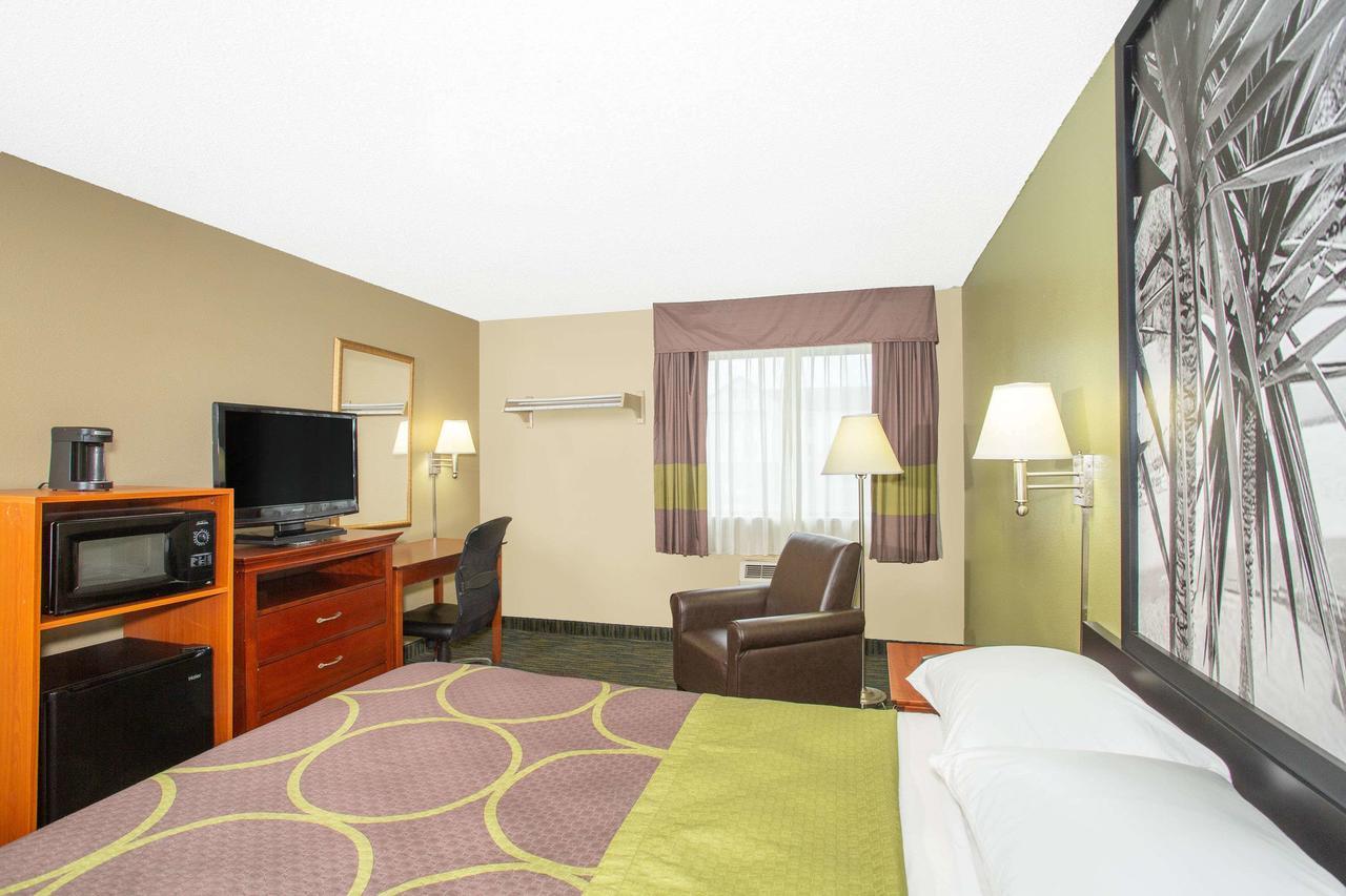 Super 8 By Wyndham Panama City Bagian luar foto