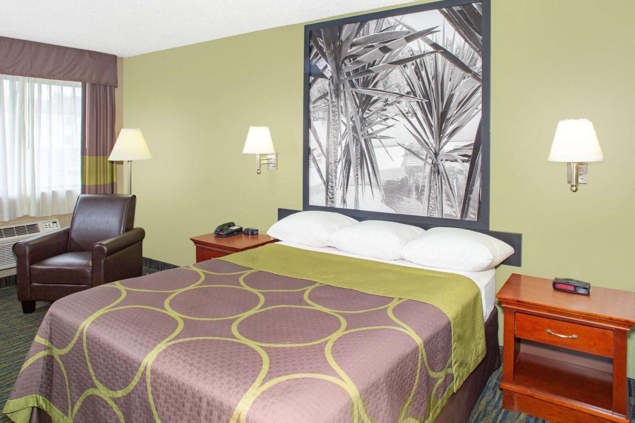 Super 8 By Wyndham Panama City Bagian luar foto